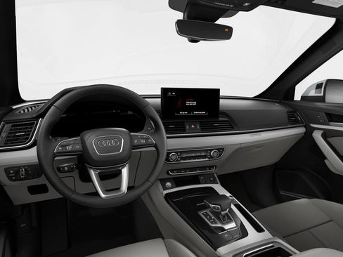 Certified 2025 Audi Q5 2.0T Premium Plus AWD/4WD image 3