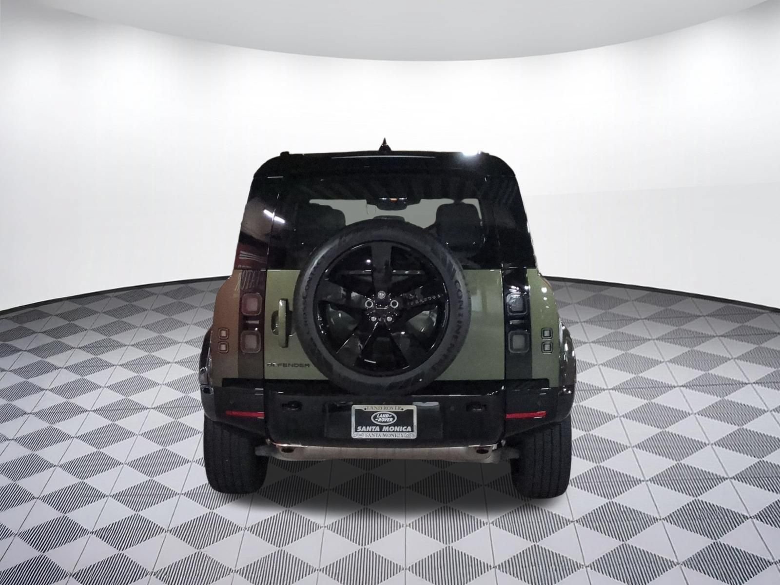 New 2026 Land Rover Defender 110 X-Dynamic SE AWD/4WD image 4