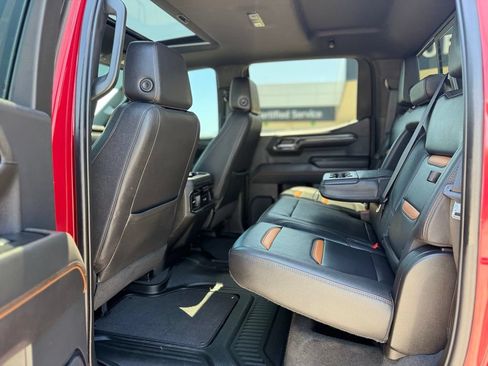 Used 2023 GMC Sierra 1500 AT4 w/ AT4 Premium Package AWD/4WD image 9