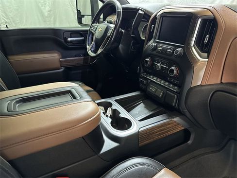 Used 2021 Chevrolet Silverado 3500 High Country w/ Z71 Off-Road Package image 29