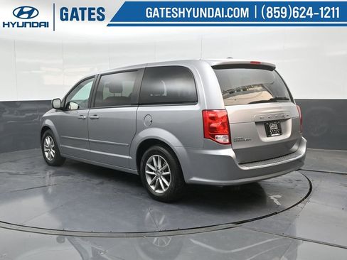Used 2016 Dodge Grand Caravan SE image 8