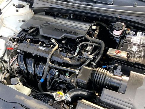 Used 2021 Hyundai Elantra SE FWD image 33