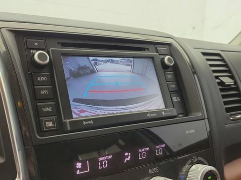 Used 2018 Toyota Sequoia Platinum RWD image 27