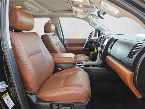 Used 2015 Toyota Sequoia Platinum image 24