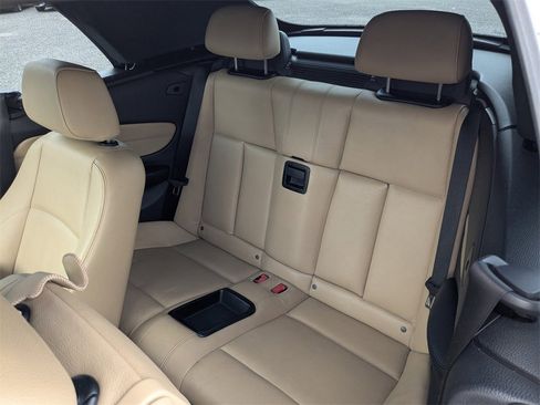 Used 2013 BMW 135i Convertible image 20