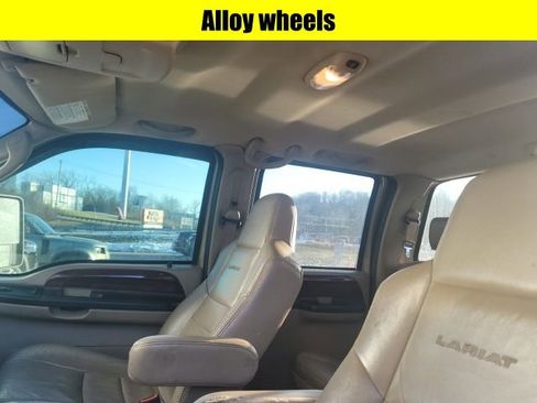 Used 2005 Ford F250 Lariat image 11