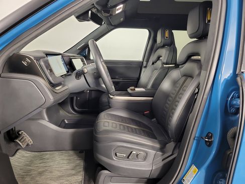 Used 2023 Rivian R1S Adventure image 21