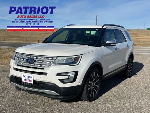 Used 2017 Ford Explorer Platinum image 1