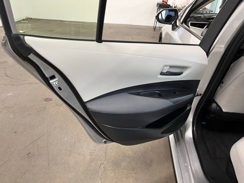 Used 2022 Toyota Corolla LE FWD image 19