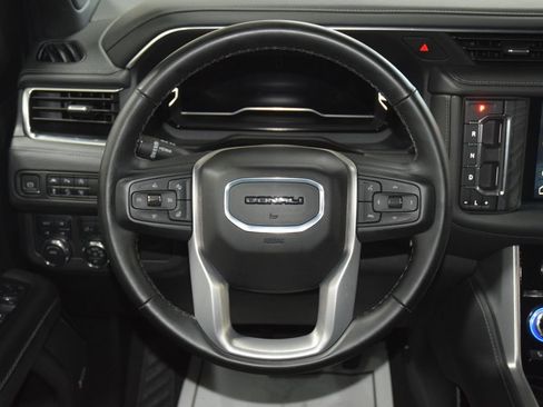 Used 2024 GMC Yukon XL Denali AWD/4WD image 38