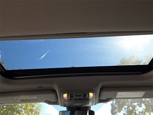 Used 2022 Toyota Highlander Limited image 15