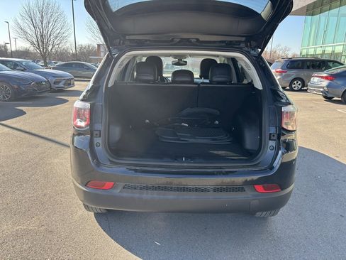 Used 2018 Jeep Compass Latitude w/ Popular Equipment Group image 9