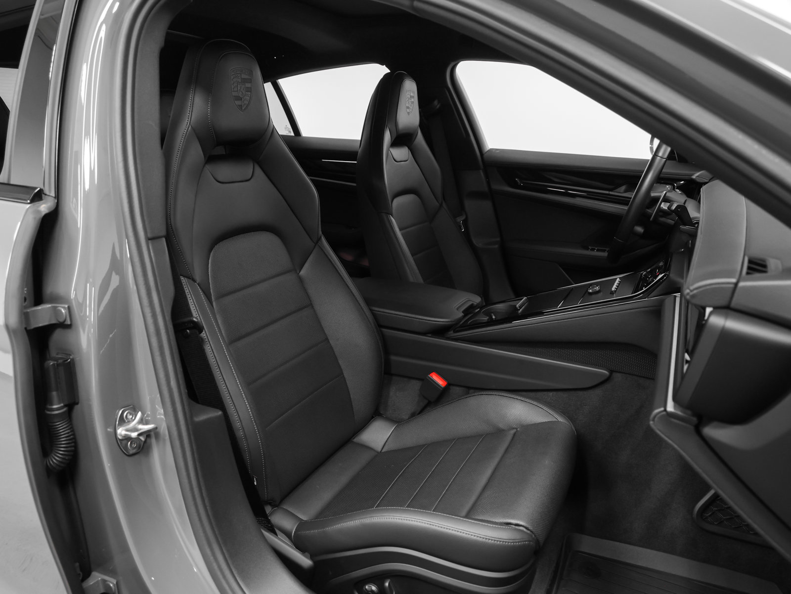 Certified 2025 Porsche Panamera 4 AWD/4WD image 21