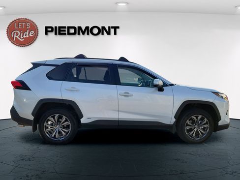 Used 2025 Toyota RAV4 XLE Premium w/ Weather Package AWD/4WD image 4
