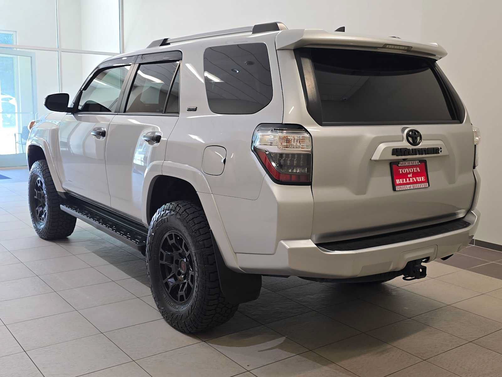 Certified 2021 Toyota 4Runner SR5 Premium w/ Moonroof Package AWD/4WD image 4