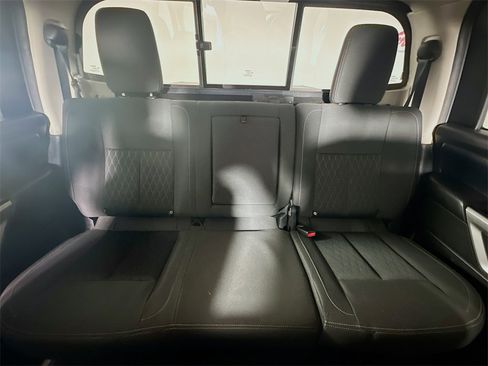 Used 2017 Nissan Titan SV image 13