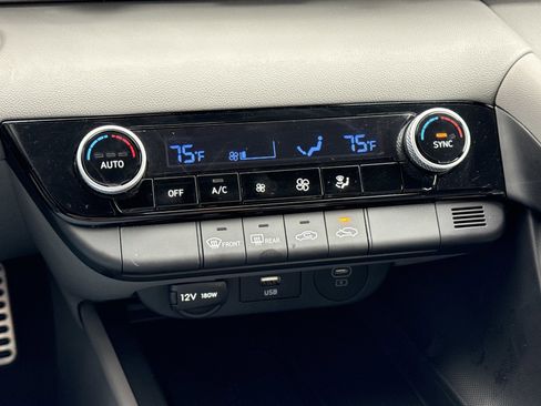 Certified 2025 Hyundai Elantra Sport image 24