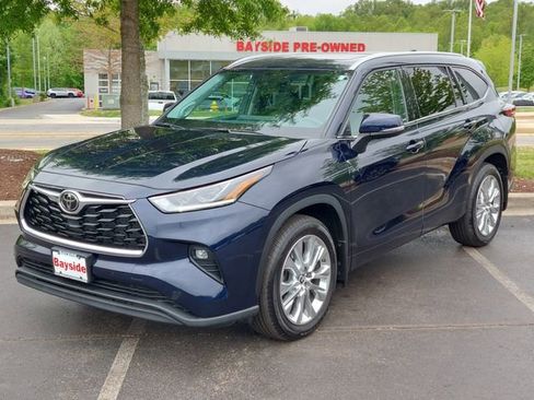 Used 2024 Toyota Highlander Limited AWD/4WD image 5