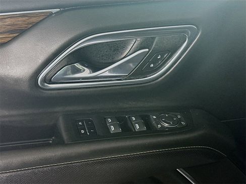 Used 2023 Chevrolet Suburban Premier image 24