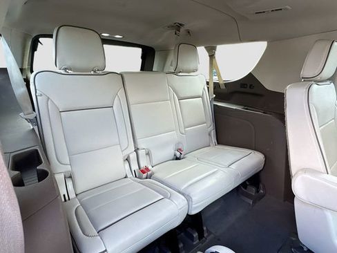Used 2023 GMC Yukon XL Denali image 30