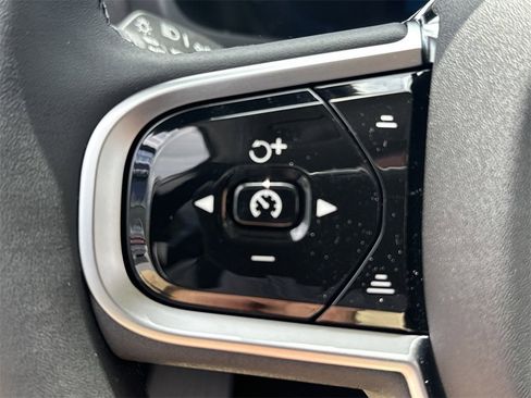 New 2025 Volvo XC90 B6 Plus w/ Protection Package Premier image 19