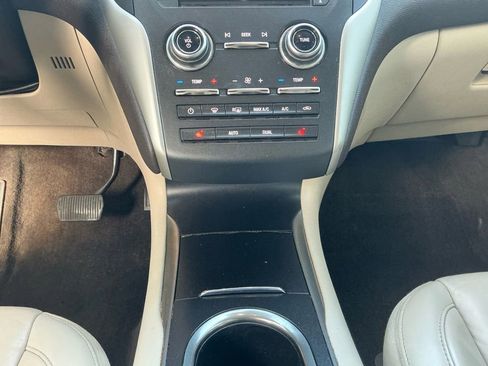 Used 2017 Lincoln MKC Select w/ Select Plus Package FWD image 20