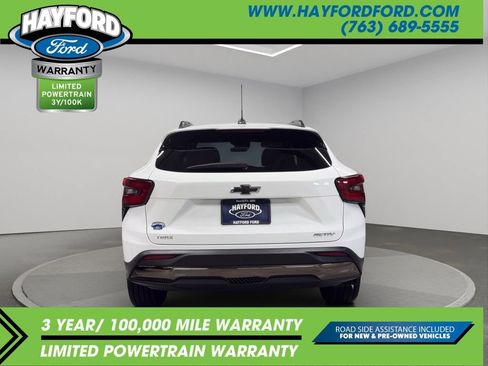 Used 2024 Chevrolet Trax ACTIV w/ Sunroof Package FWD image 4