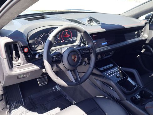 New 2026 Porsche Cayenne GTS AWD/4WD image 4