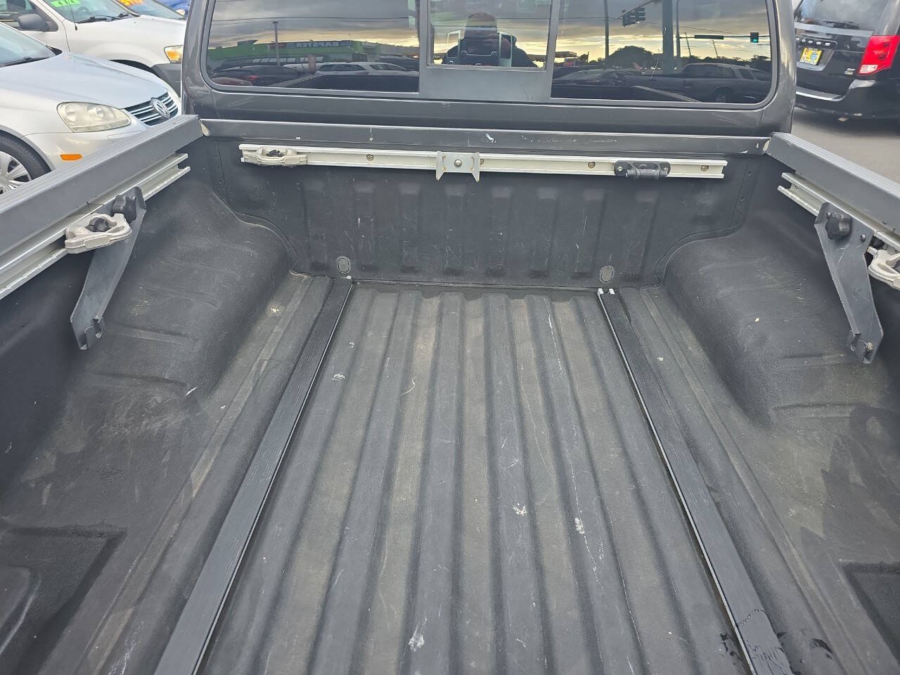 Used 2015 Nissan Frontier SV w/ SV Value Truck Package RWD image 21