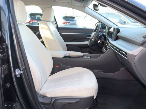 Used 2025 Hyundai Sonata SEL FWD image 24