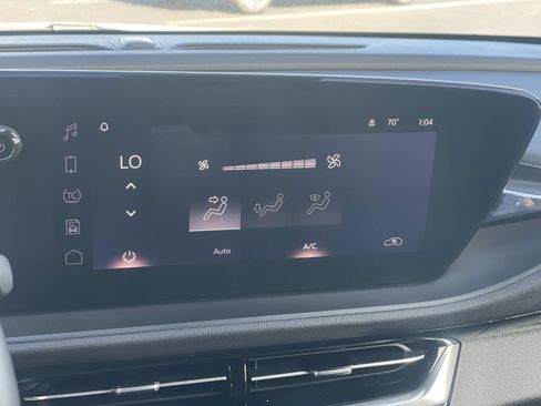 Used 2025 Buick Envista Sport Touring image 14