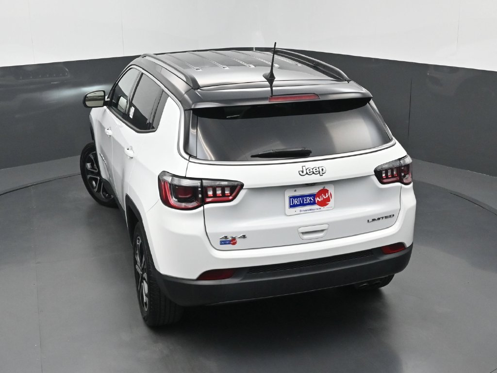 Used 2022 Jeep Compass Limited AWD/4WD image 34