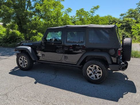 Used 2016 Jeep Wrangler Unlimited Rubicon w/ Connectivity Group AWD/4WD image 4