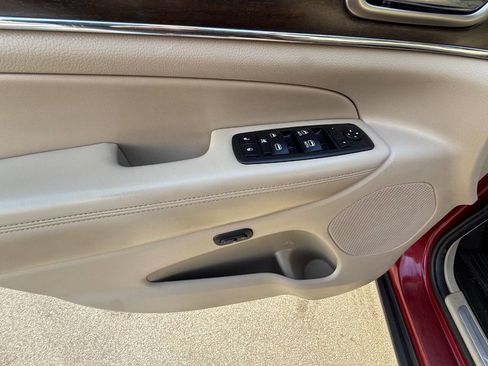 Used 2014 Jeep Grand Cherokee Limited w/ Trailer Tow Group IV image 10