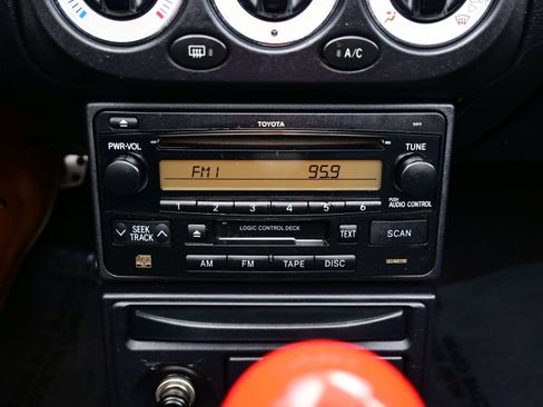 Used 2003 Toyota MR2 w/ Leather Pkg image 15