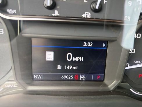 Used 2022 GMC Sierra 1500 AT4 w/ AT4 Premium Package image 5