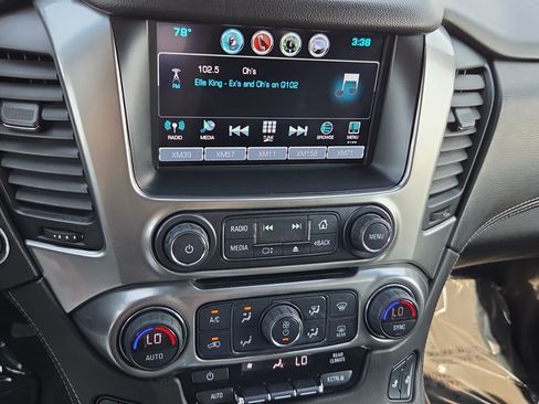 Used 2019 Chevrolet Tahoe LT w/ Luxury Package AWD/4WD image 13