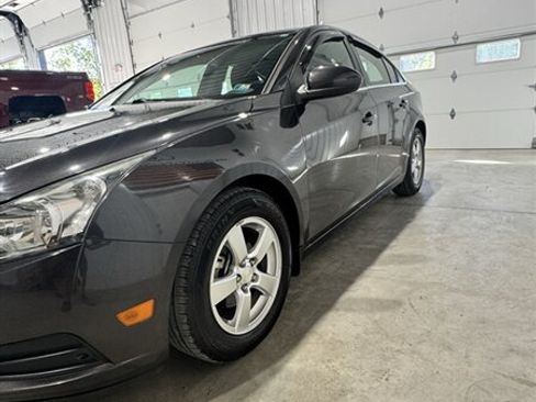 Used 2014 Chevrolet Cruze LT FWD image 4