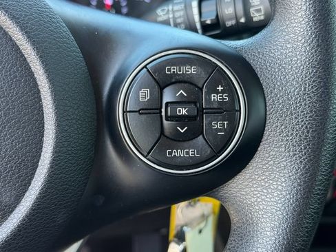 Used 2020 Kia Soul S FWD image 23