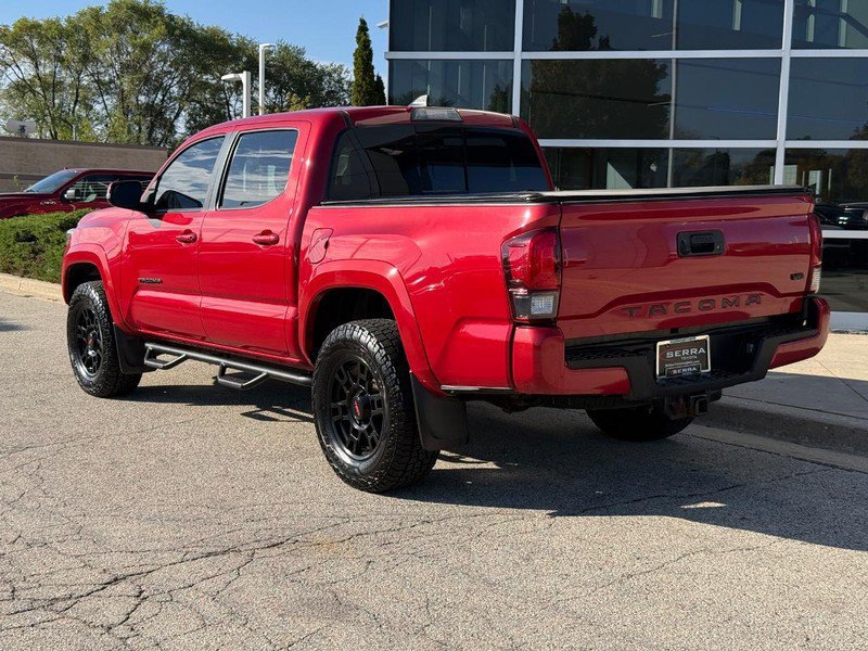 Used 2018 Toyota Tacoma TRD Sport AWD/4WD image 5