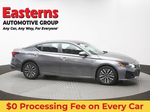 Used 2023 Nissan Altima 2.5 SV FWD image 45