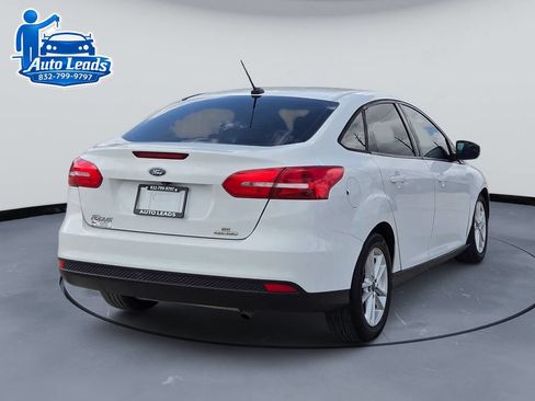 Used 2015 Ford Focus SE FWD image 5