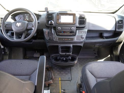 Used 2025 RAM ProMaster 2500 w/ Convenience Group FWD image 15