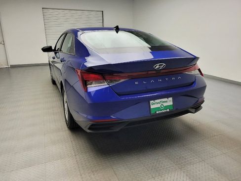Used 2021 Hyundai Elantra SE FWD image 6