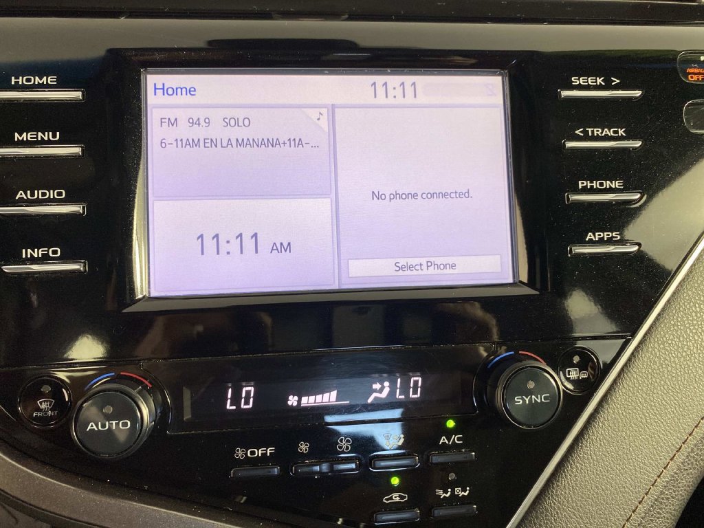 Used 2018 Toyota Camry XLE FWD image 21