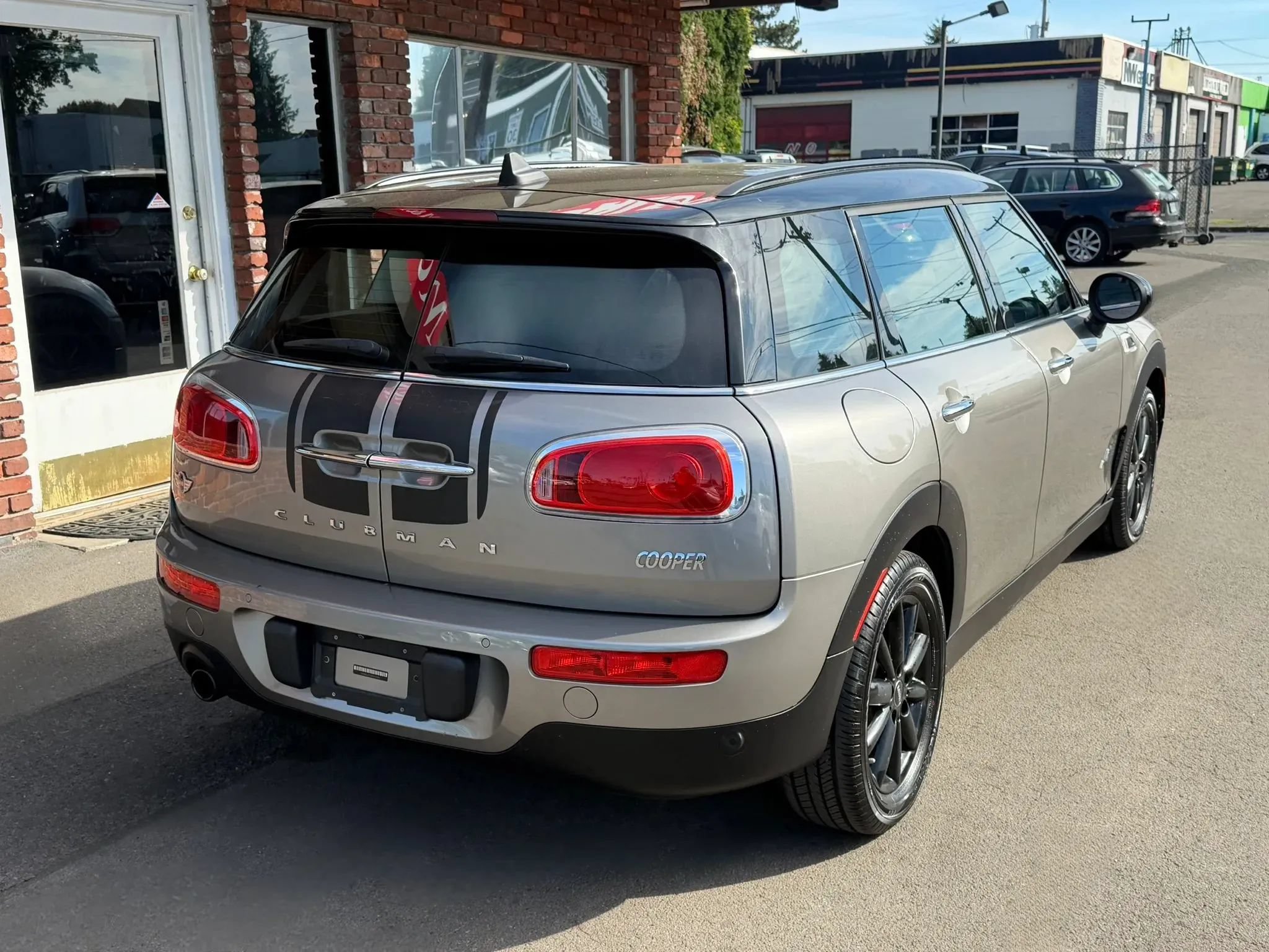 Used 2017 MINI Cooper Clubman ALL4 AWD/4WD image 3