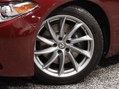 Used 2017 Alfa Romeo Giulia w/ Cold Weather Package RWD image 21