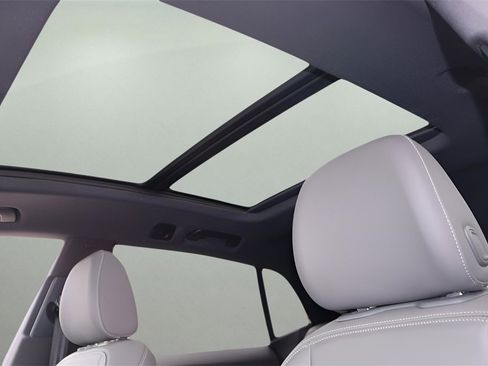 Used 2019 Audi Q8 Premium image 27