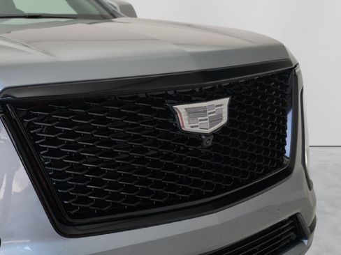 Used 2026 Cadillac Escalade Platinum Sport w/ LPO, ONYX Package AWD/4WD image 7