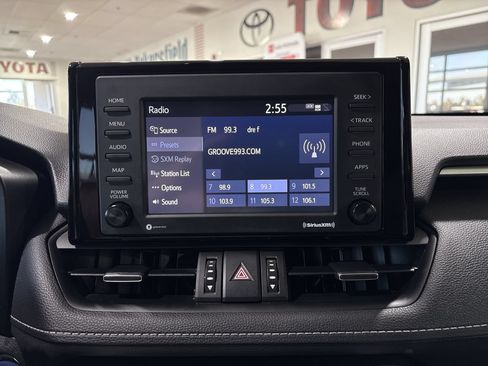 Used 2022 Toyota RAV4 XLE Premium AWD/4WD image 17